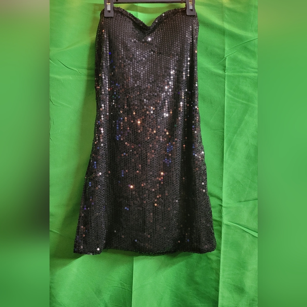 Elegant Black Sequin Strapless Dress